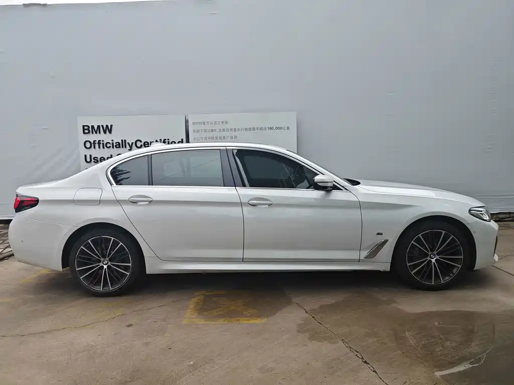 BMW 5 Series — миниатюра 5