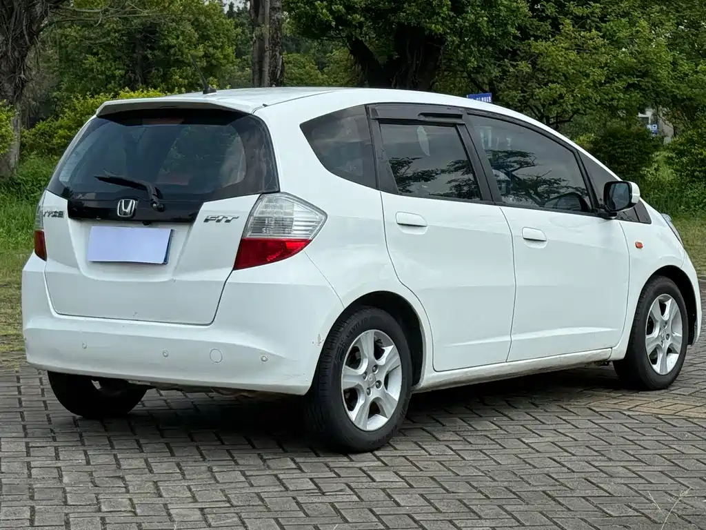 Honda Fit — миниатюра 10