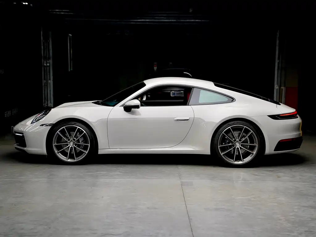 Porsche 911 2023 Carrera 3.0T