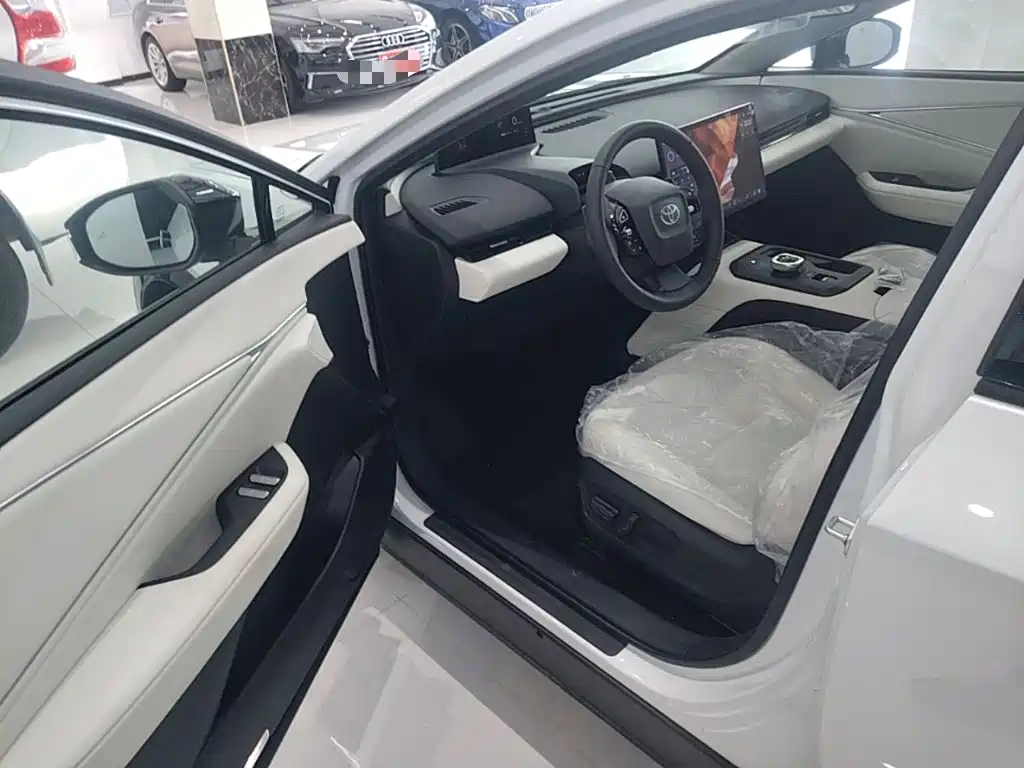 Toyota bZ5 — миниатюра 16