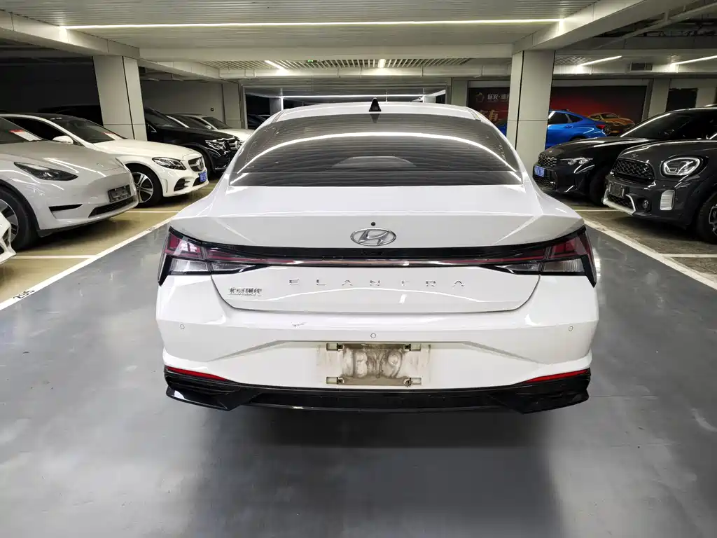 Hyundai Elantra — миниатюра 13