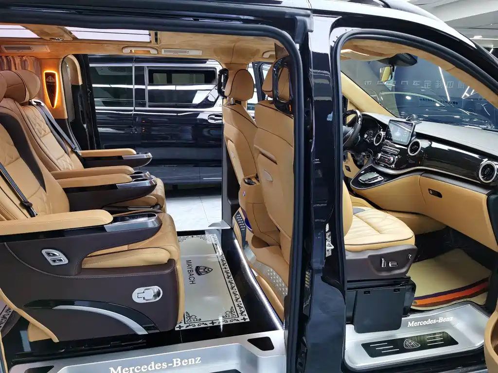 Mercedes-Benz Vito 2020 2.0T 7 мест