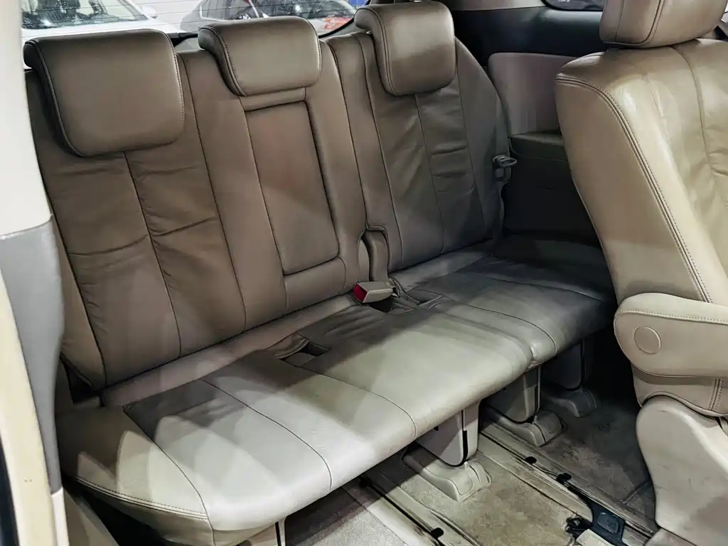 Toyota Previa — миниатюра 14