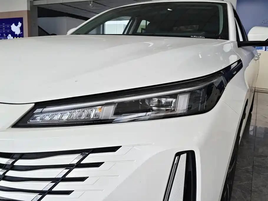 Changan Eado — миниатюра 5