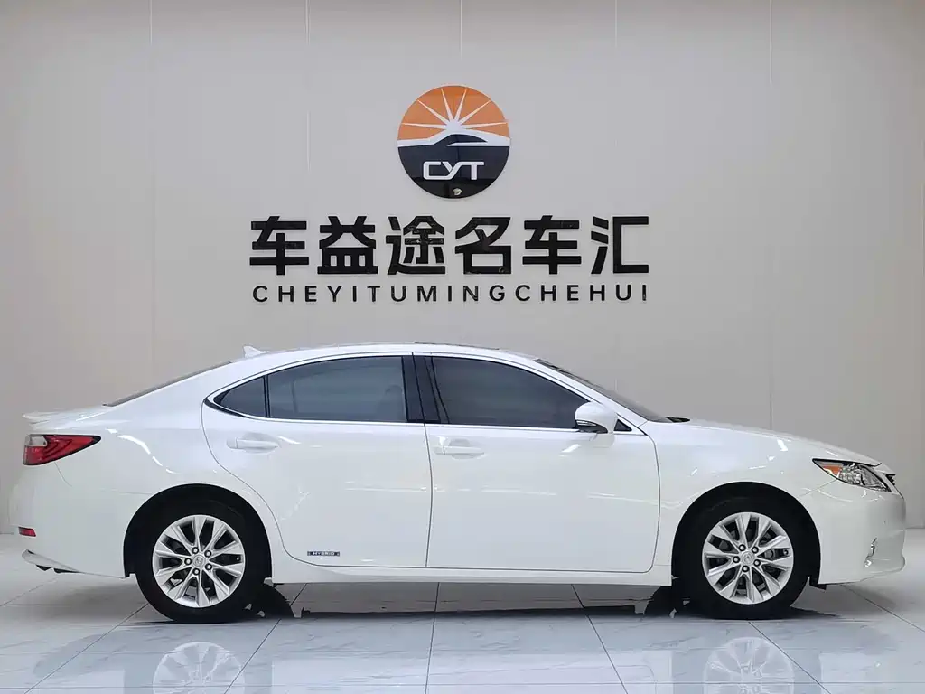 Lexus ES — миниатюра 12