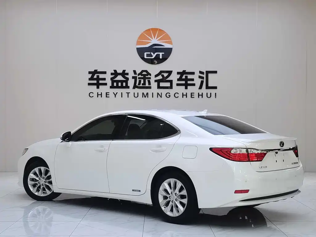 Lexus ES — миниатюра 14