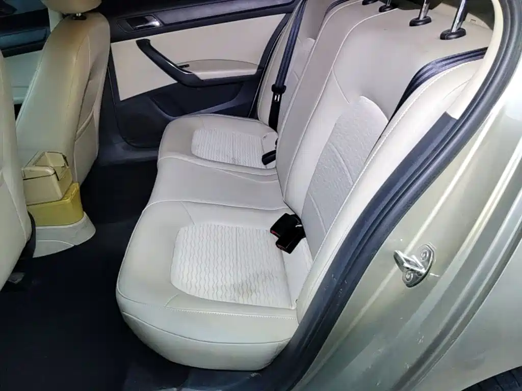 Skoda Rapid — миниатюра 17