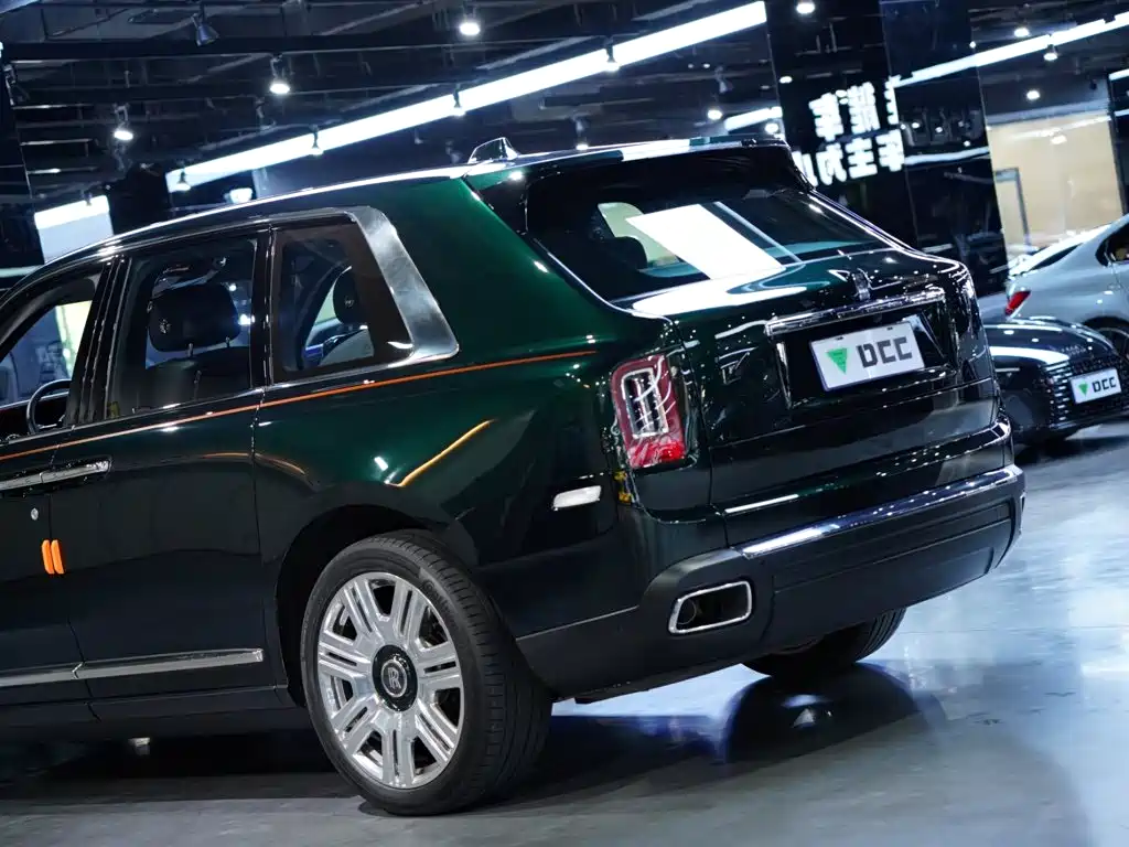 Rolls-Royce Cullinan — миниатюра 21