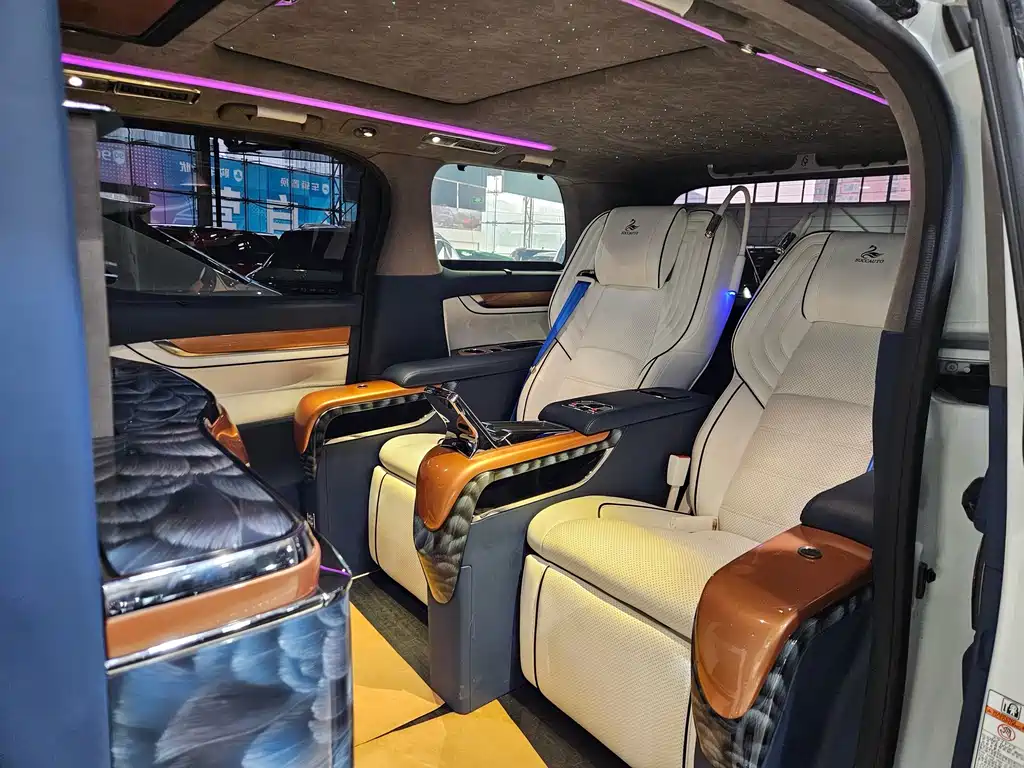 Toyota Alphard — миниатюра 14