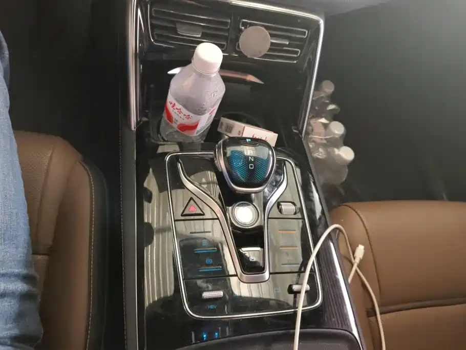 BYD Tang New Energy — миниатюра 16