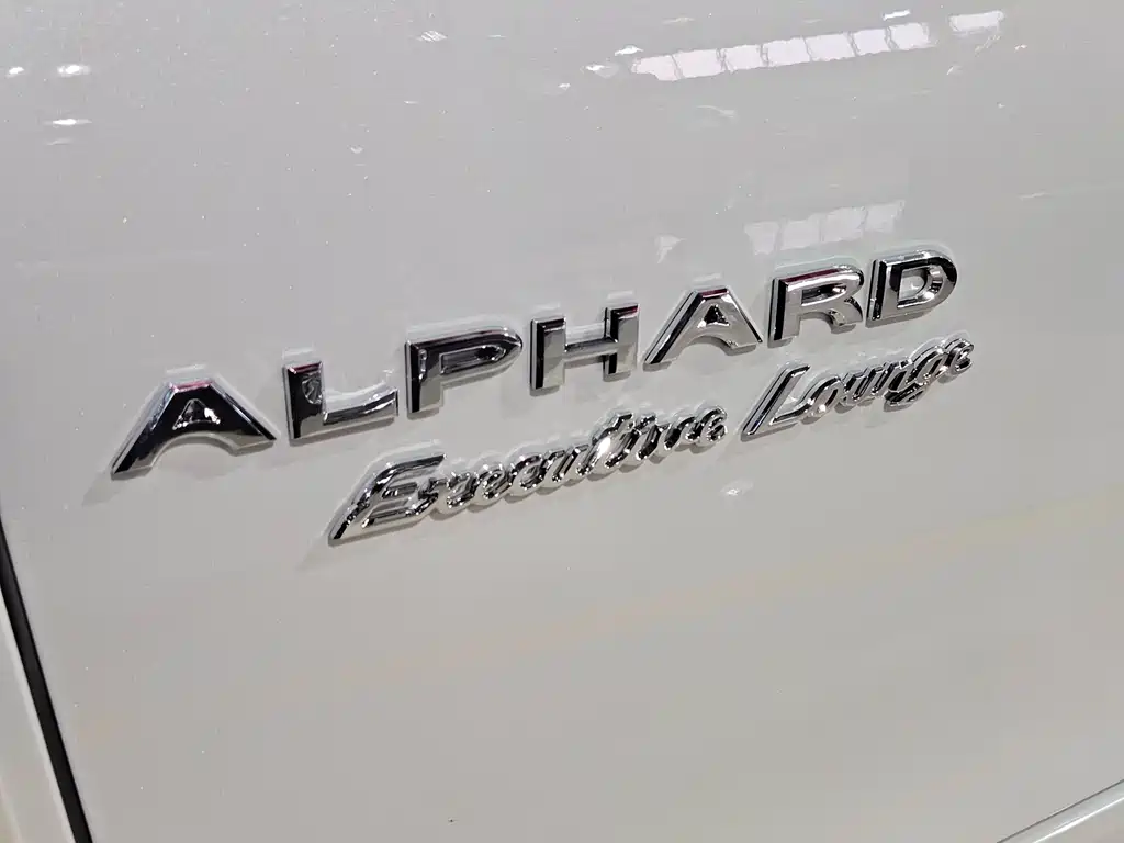 Toyota Alphard — миниатюра 26