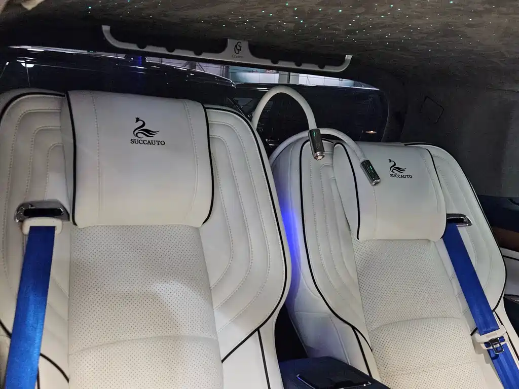 Toyota Alphard — миниатюра 19