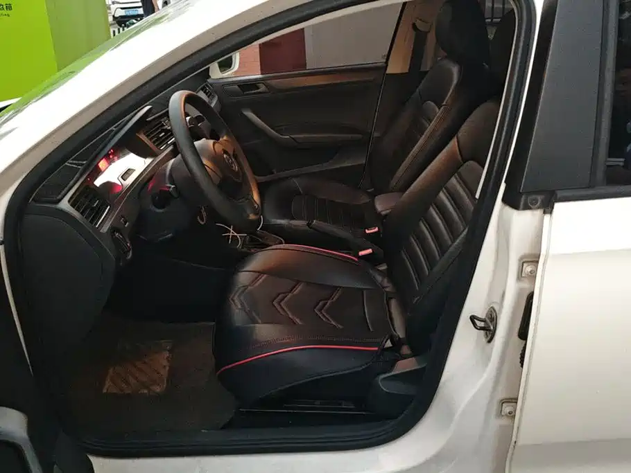 Volkswagen Santana — миниатюра 9