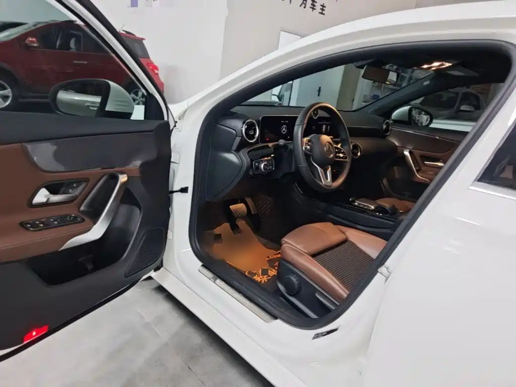 Mercedes-Benz A-Class (Import) — миниатюра 16