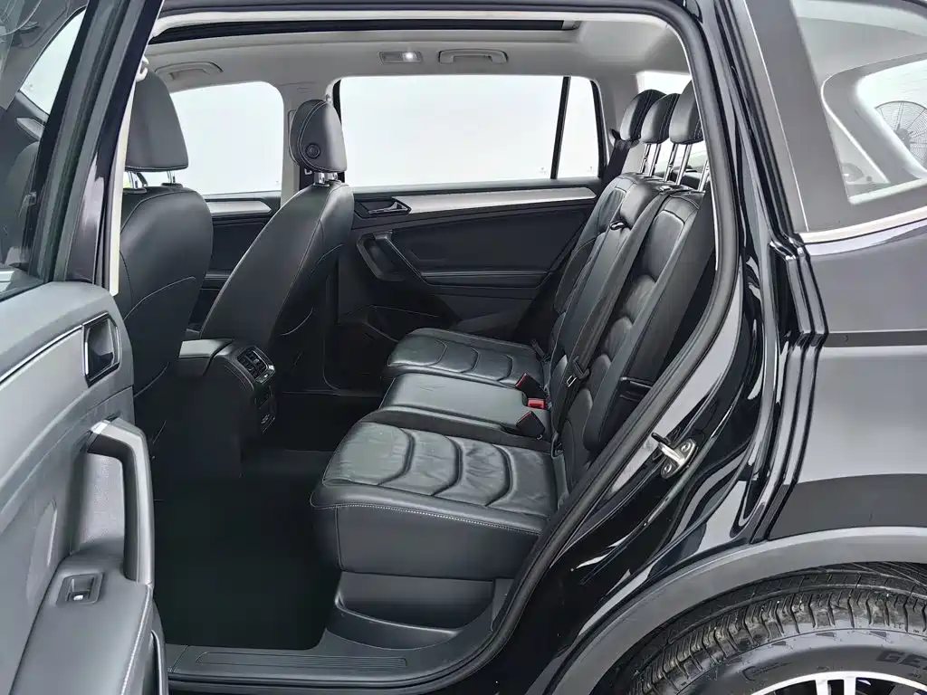Volkswagen Tiguan L — миниатюра 15