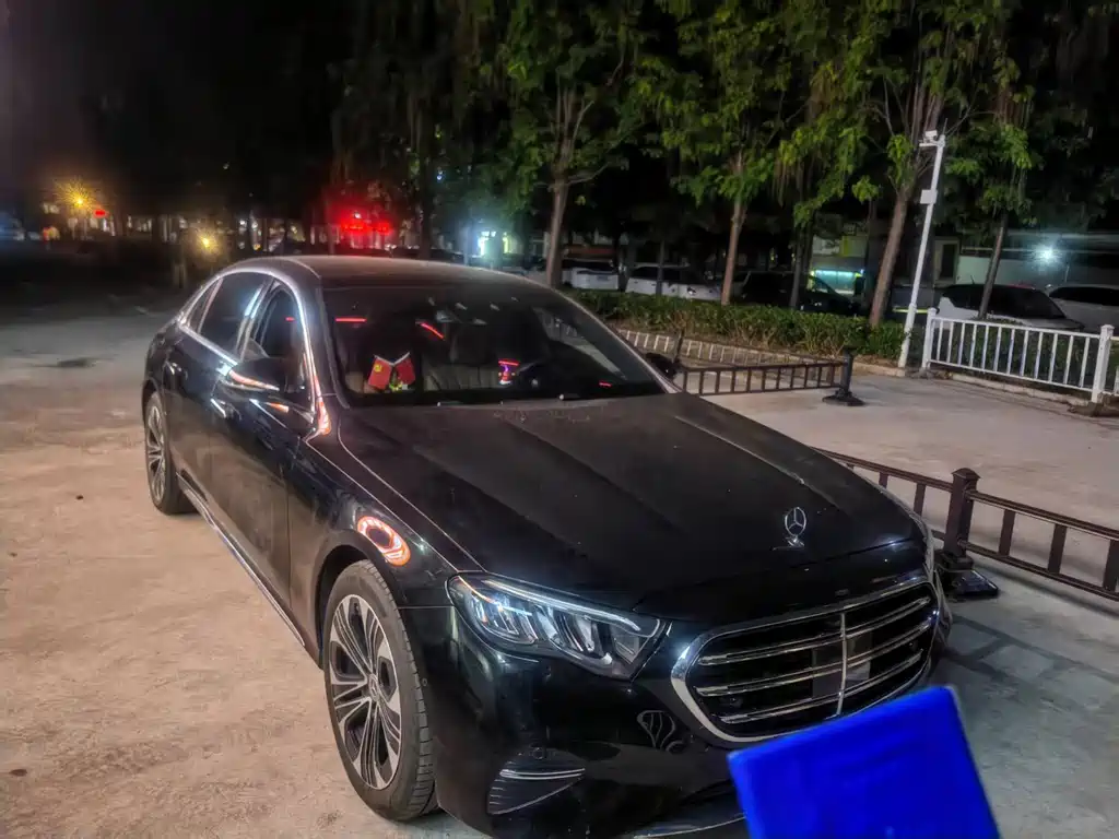 Mercedes-Benz E-Class — миниатюра 2