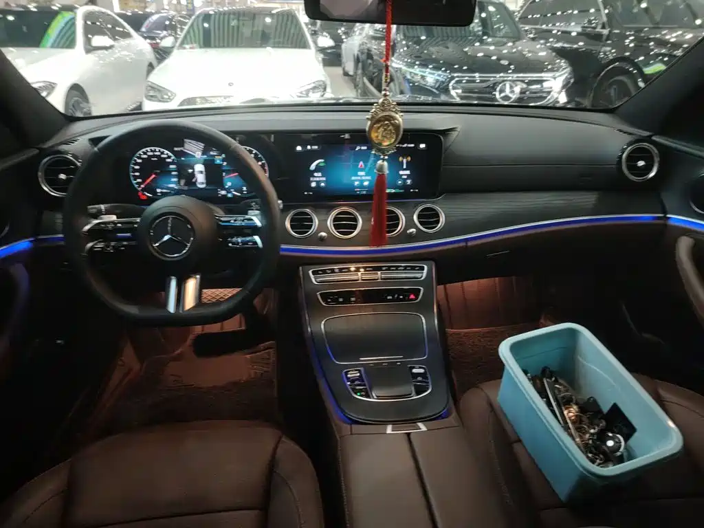 Mercedes-Benz E-Class — миниатюра 15