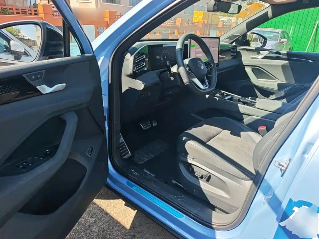 Volkswagen Tiguan L — миниатюра 21