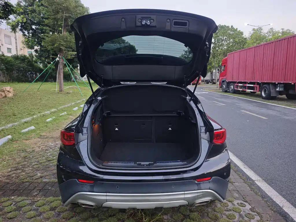 Infiniti QX30 — миниатюра 9