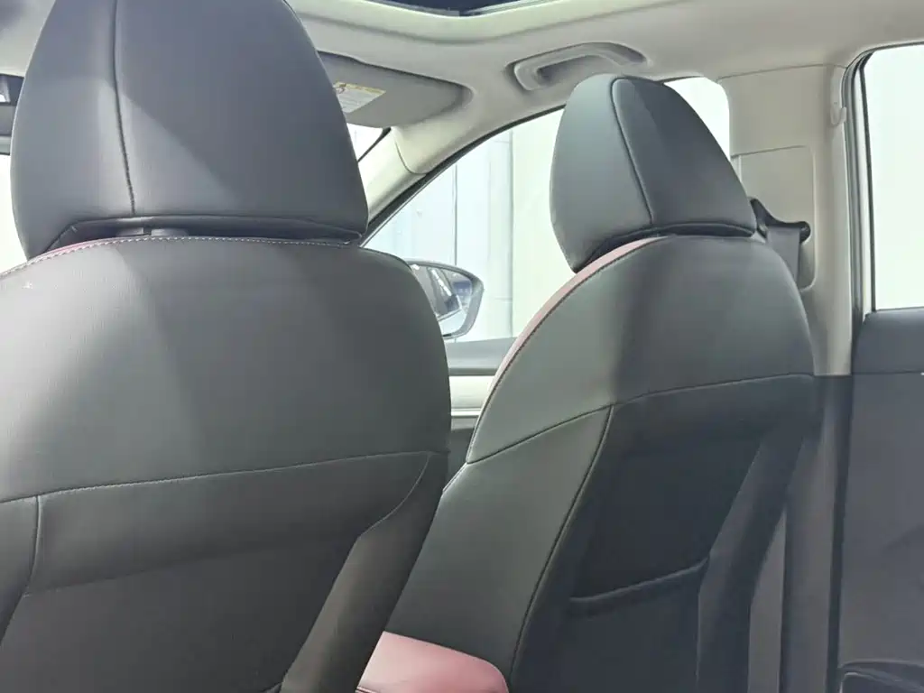 Geely Binyue — миниатюра 8