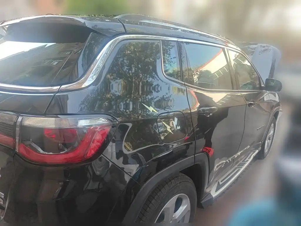 Jeep Compass — миниатюра 6