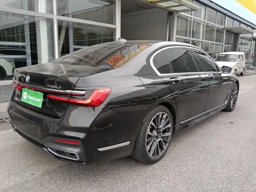 BMW 7 Series — миниатюра 7