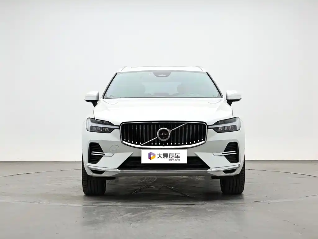 Volvo XC60 PHEV — миниатюра 2
