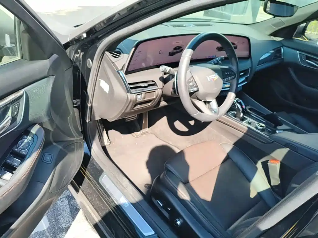 Cadillac CT5 — миниатюра 21