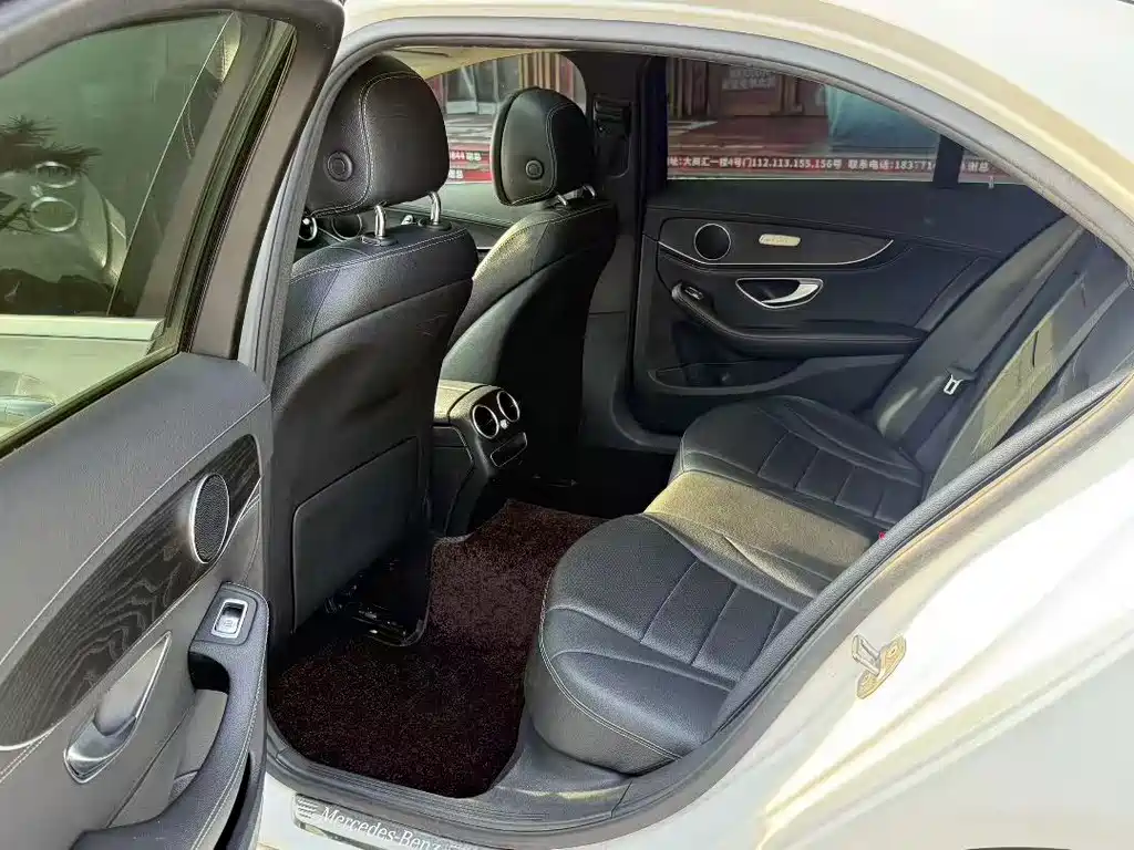 Mercedes-Benz C-Class — миниатюра 5