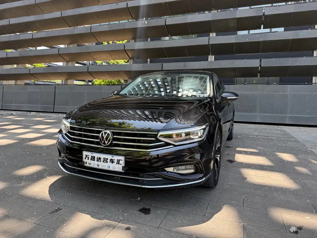 Купить Volkswagen Magotan