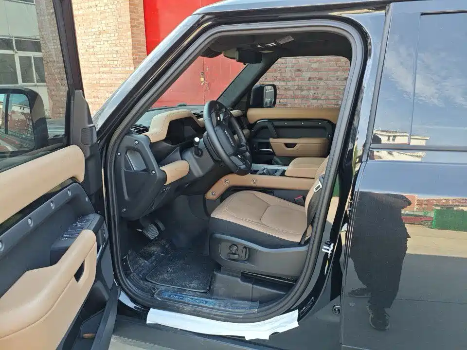 Land Rover Defender — миниатюра 3