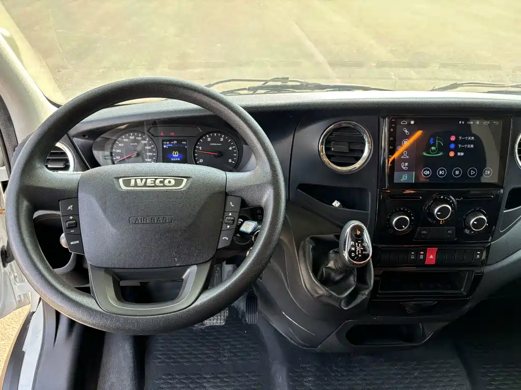 IVECO Ousheng — миниатюра 7