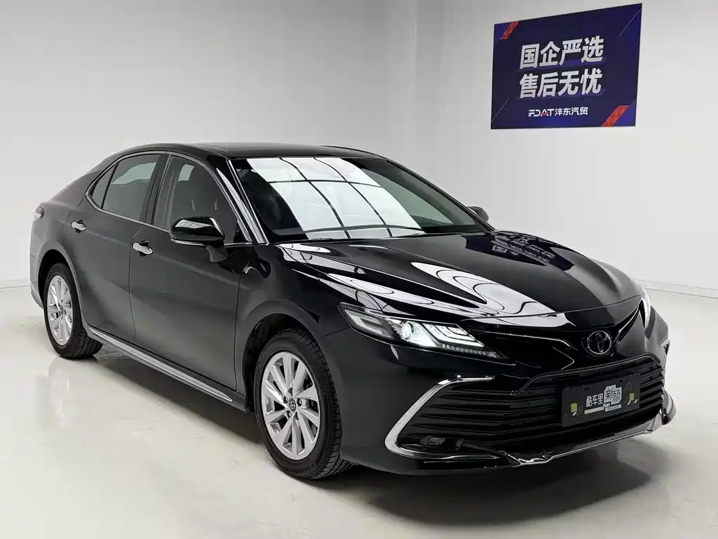 Toyota Camry — миниатюра 3