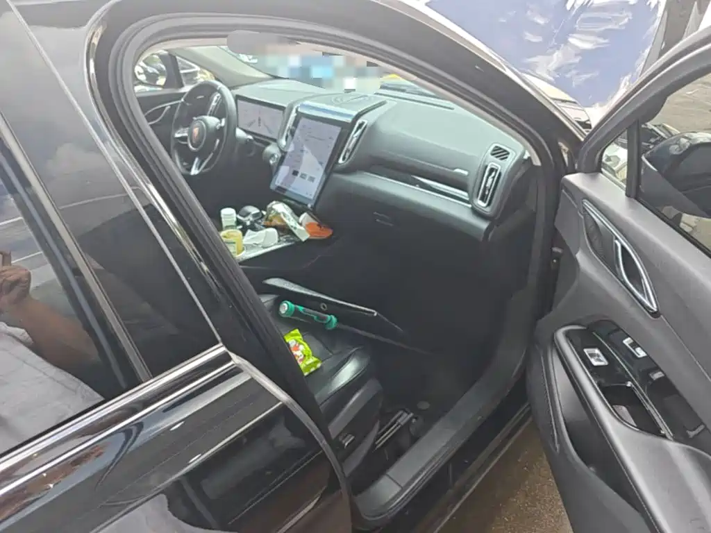 Hongqi Hongqi HS3 PHEV — миниатюра 9