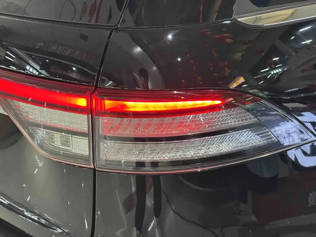Lincoln Aviator — миниатюра 21