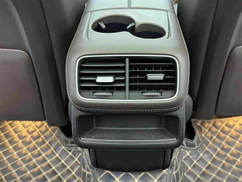 Mercedes-Benz GLE New Energy — миниатюра 15