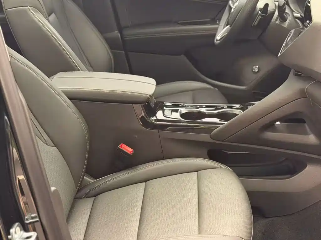 Buick Envision Plus — миниатюра 2