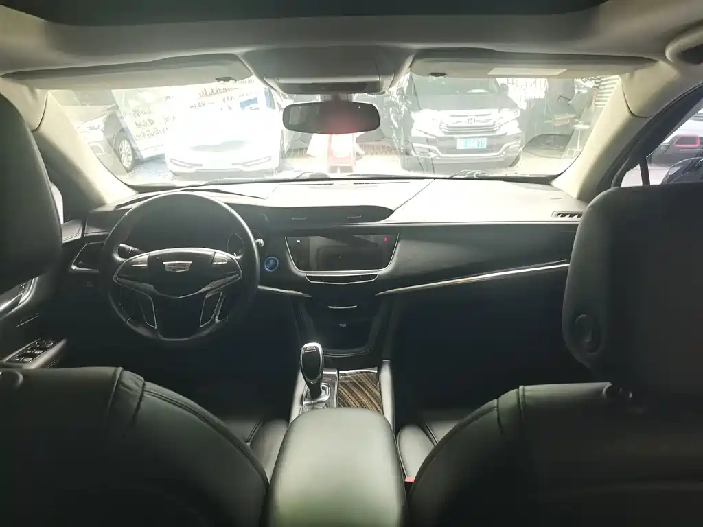 Cadillac XT5 — миниатюра 6