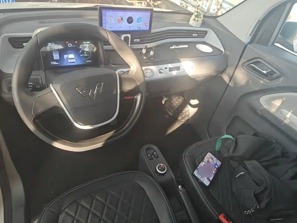 Wuling MINIEV — миниатюра 10