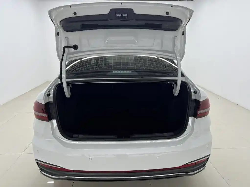 Volkswagen Lavida — миниатюра 8