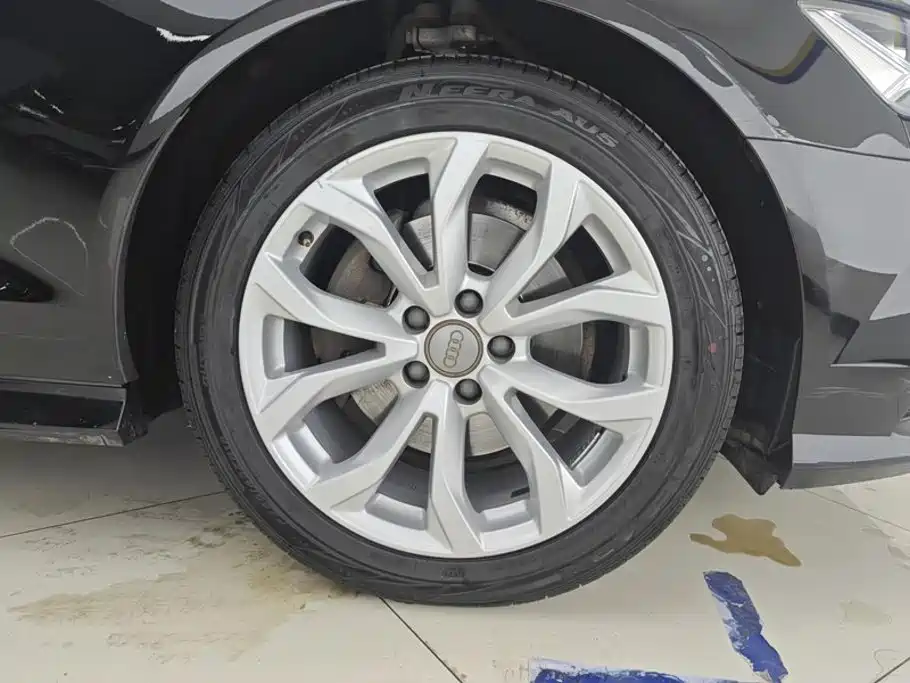 Audi A6L — миниатюра 6