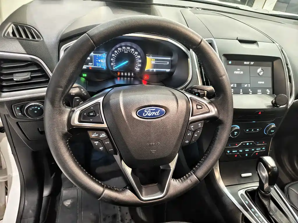 Ford Edge — миниатюра 7