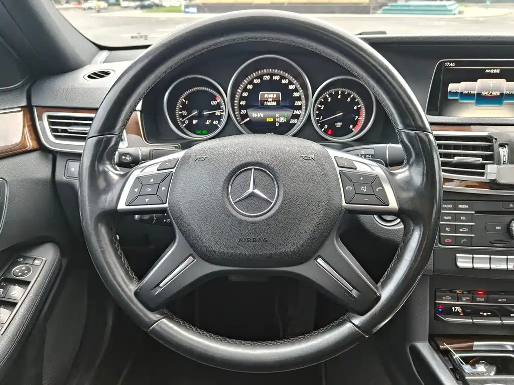 Mercedes-Benz E-Class — миниатюра 18
