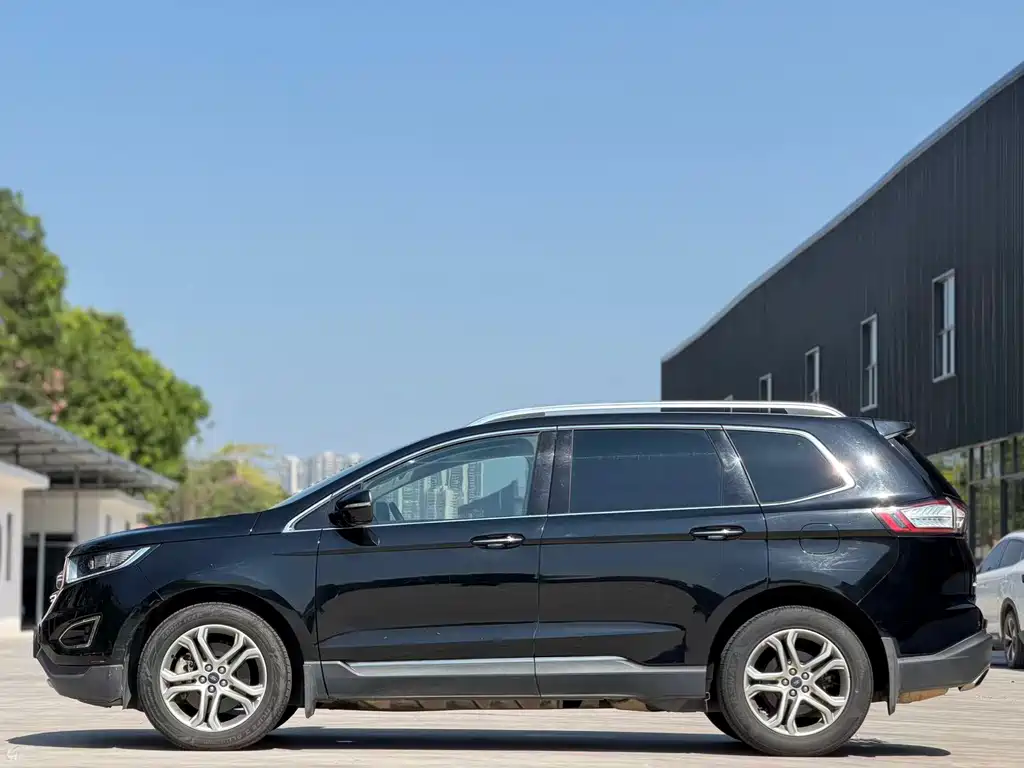 Ford Edge — миниатюра 9