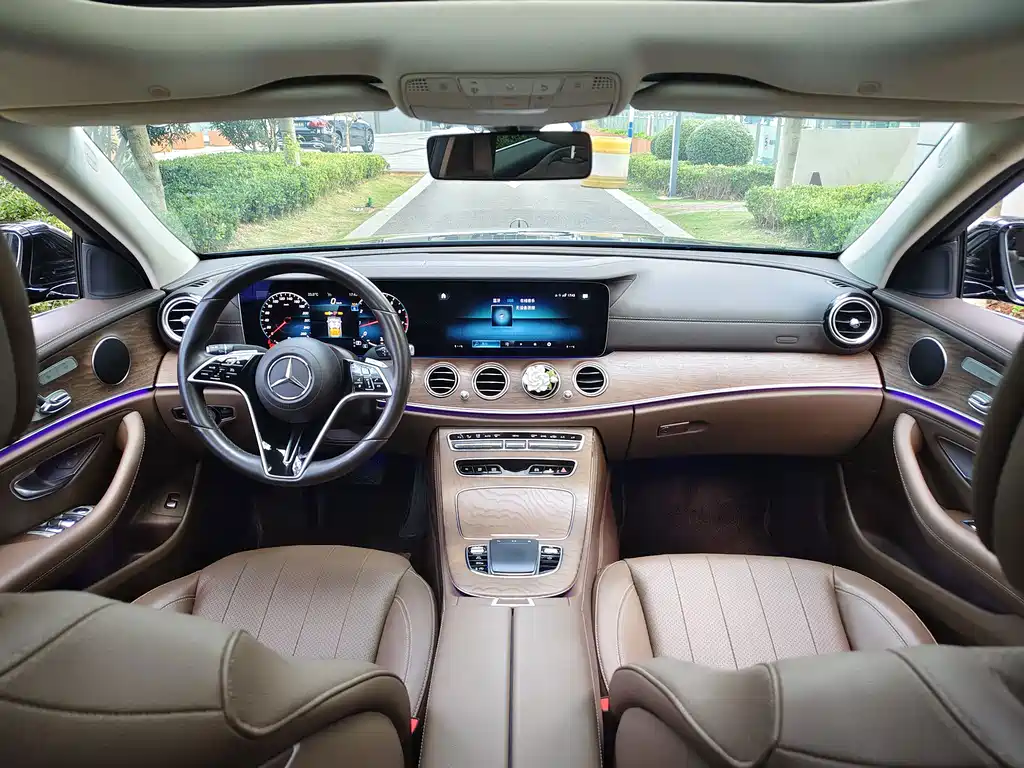 Mercedes-Benz E-Class — миниатюра 4