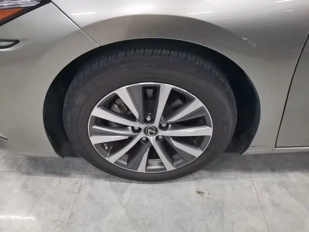 Lexus ES — миниатюра 23