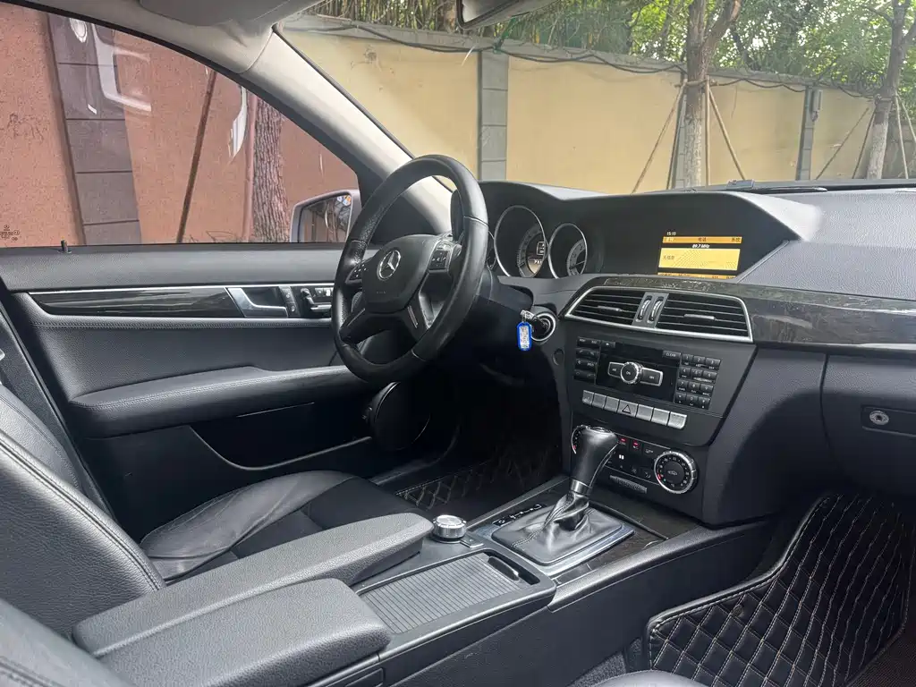 Mercedes-Benz C-Class — миниатюра 15