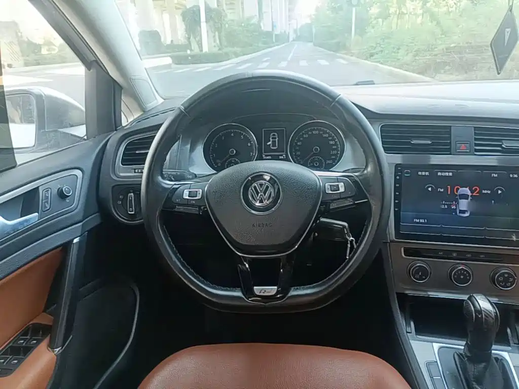Volkswagen Golf — миниатюра 11