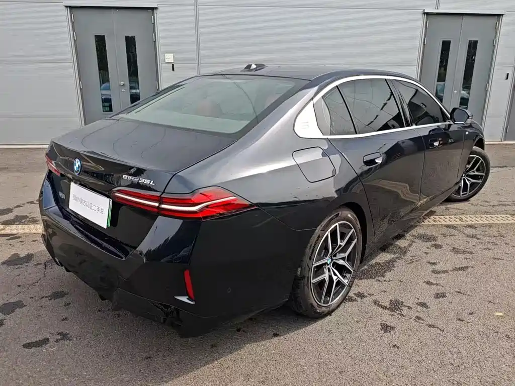 BMW i5 — миниатюра 4