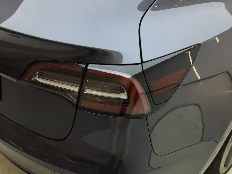 Tesla Model 3 — миниатюра 9